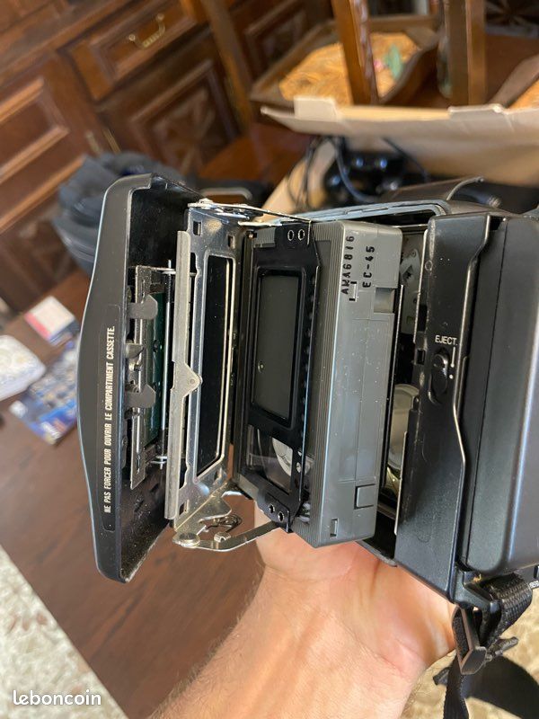 Caméscope vintage Brandt VM 047 C VHS C noir (image 6)