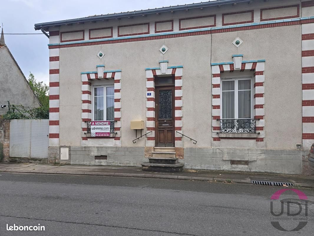 Maison 3 pièces 110 m² · à Vallon-en-Sully · 110 m² · 59 400 €