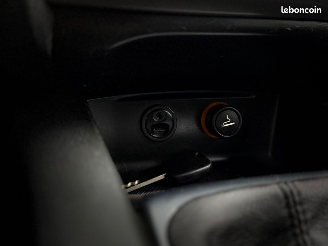 CITROEN C4 C4 BlueHDi 100ch BVM Millenium 1ERE MAIN GPS BLUETOOTH RADAR AVANT/ARRIÈRE AUCUN FRAIS (image 19)