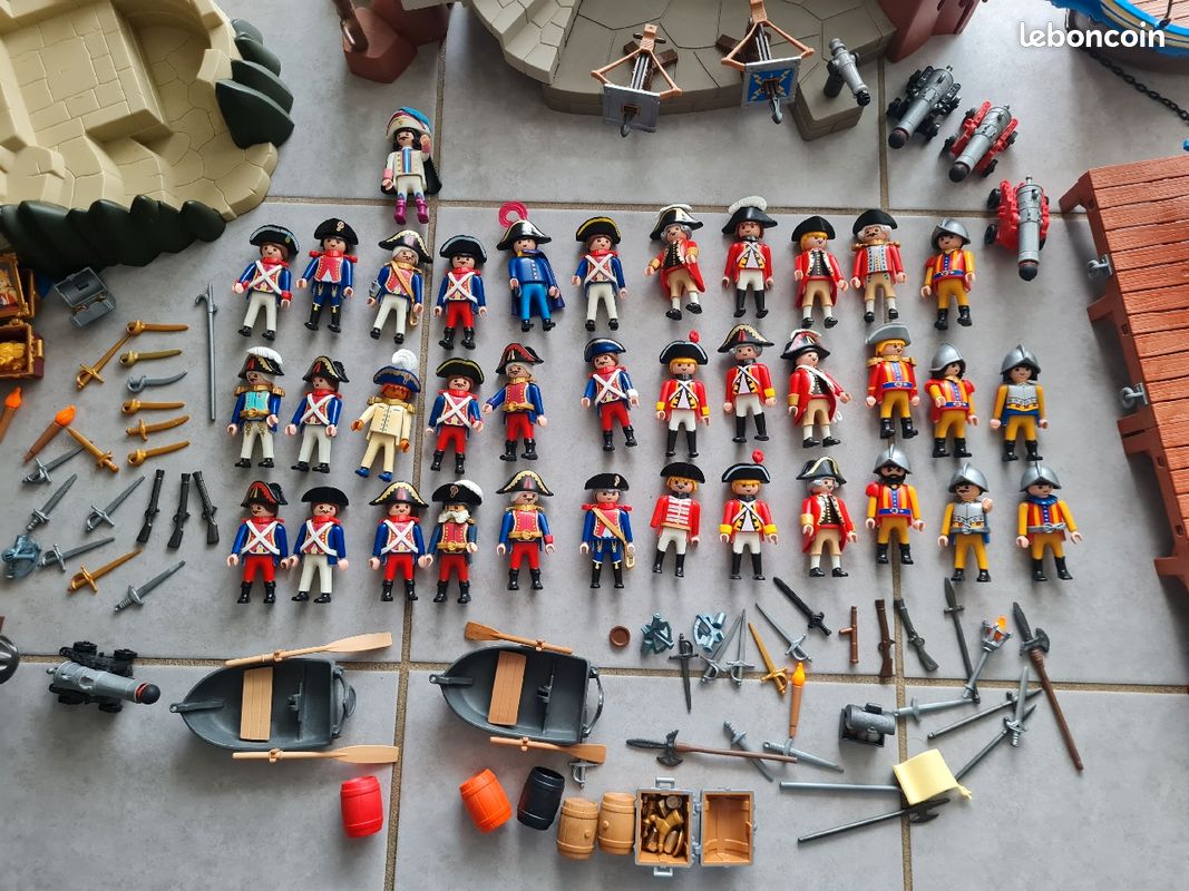 Playmobil 4 bateaux un fort un bastion 36 personnages playmobil français anglais espagnol des canons fusils épées 2 chaloupes coffres trésor beaucoup d accessoires (image 14)