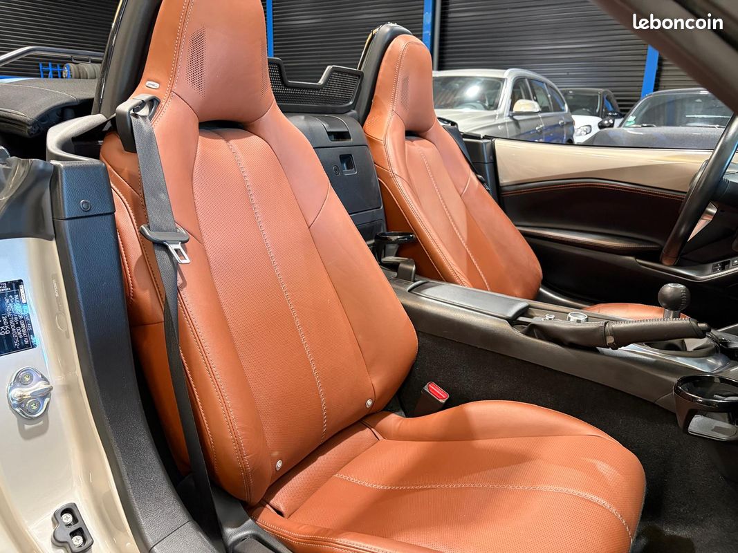 Mazda MX-5 ND ST 2.0 SKYACTIV-G 184 SELECTION - 1ERE MAIN - 2022 - Intérrieur Cognac - Porte bagage - CAMERA - CARPLAY (image 8)