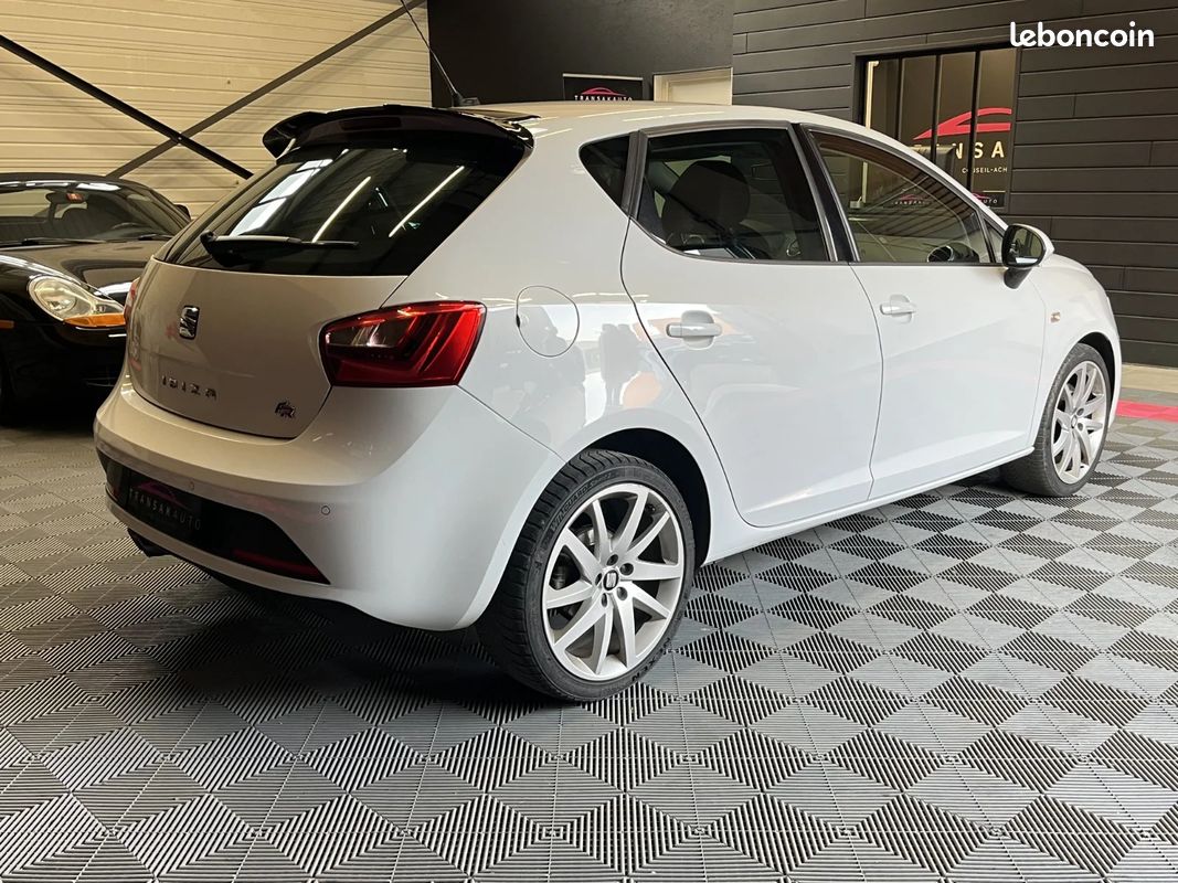 SEAT IBIZA 1.0 TSI 110 FR - CUIR ALCANTARA - TOIT OUVRANT - GPS - CLIM Auto - (image 5)