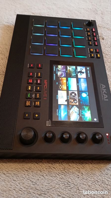 AKAI mpc live 2 (image 1)