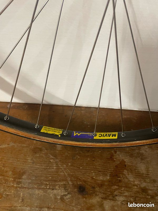 Roue Vélo Vintage - Moyeu Campagnolo C Record Et Jante Mavic - Pièce Collection