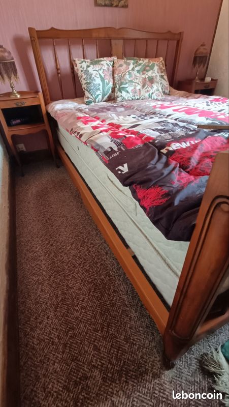 Lit en bois avec matelas 140x190 (image 2)