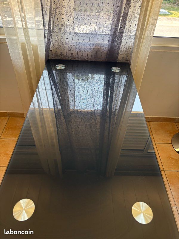 Table en verre couleur grise sans chaise à vendre 90 (image 1)