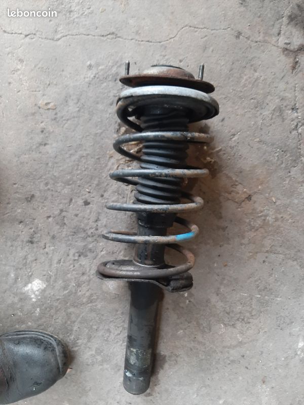Amortisseur av peugeot 205 (image 1)
