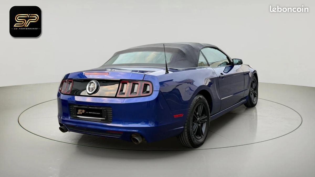 FORD Mustang Cabriolet 3.7 V6 * Boîte Automatique * Xénon * Caméra * GPS * Jantes Noires * Bleu Métallisé (image 6)