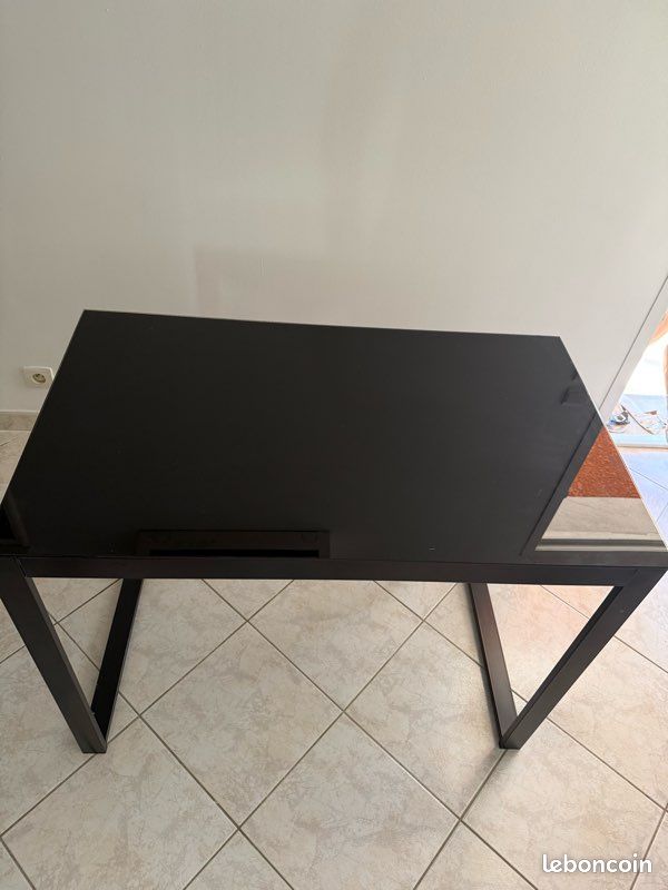 Table en verre noire (image 2)