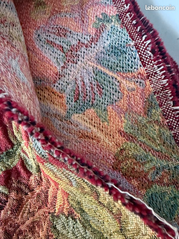 Superbe tissu tapisserie floral jacquard – Style vintage & élégant fond bordeaux 140*240 cm (image 8)