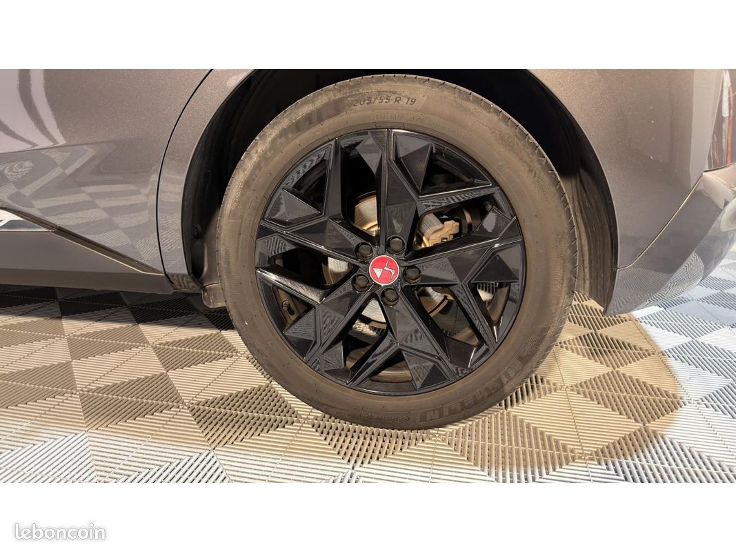 DS DS4 1.5 BlueHDi 130ch EAT8 Performance Line (image 30)