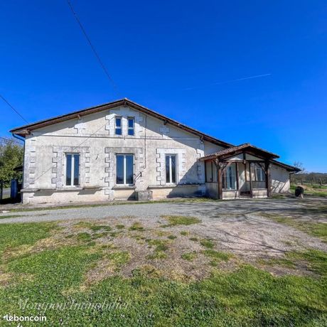 Maison 8 pièces 233 m²
