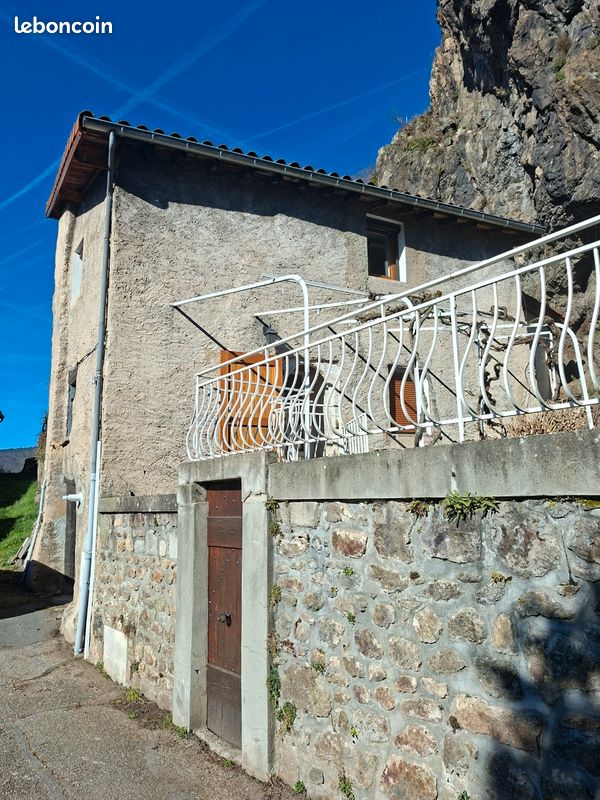Maison 3 pièces 79 m² · à Saint-Paul-en-Cornillon · 79 m² · 220 000 €