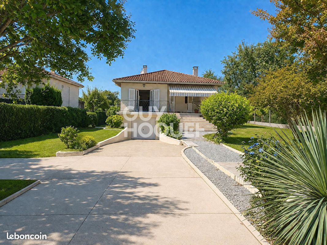 Maison 7 pièces 178 m² · à Portets · 178 m² · 1 677 €