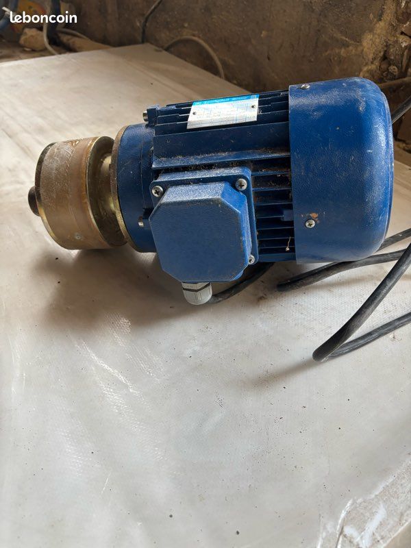 Moteur électrique Bonfiglioli 0,75 kW – Triphasé – Fonctionne parfaitement (image 4)