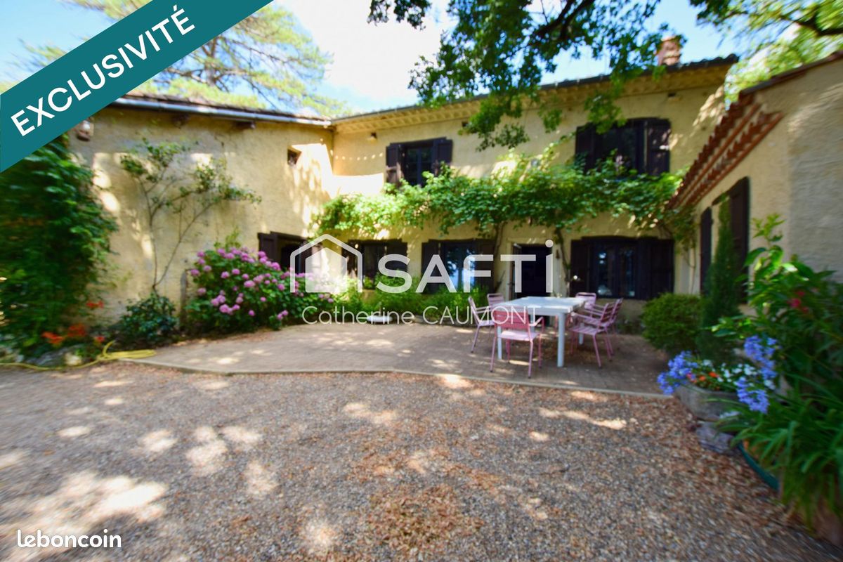 Maison 9 pièces 198 m² · à Castres · 198 m² · 349 000 €