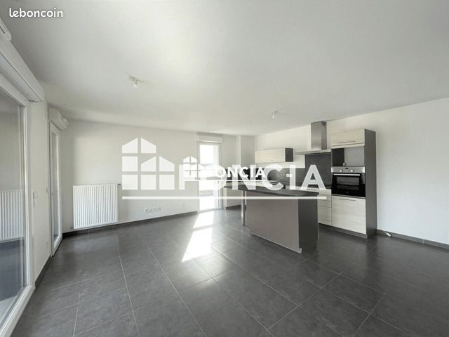 Appartement 3 pièces 67 m² · à Voiron · 67 m² · 890 €/mois