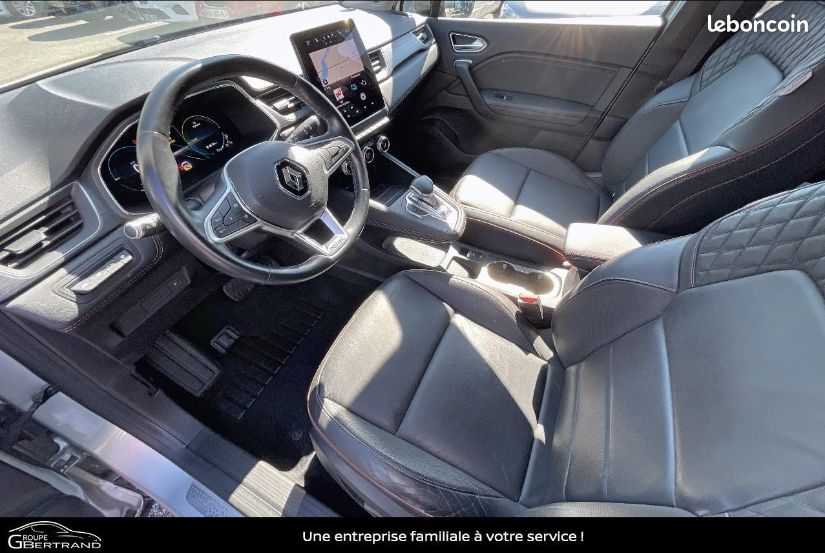 RENAULT Captur E-Tech 145 ICONIC (image 3)
