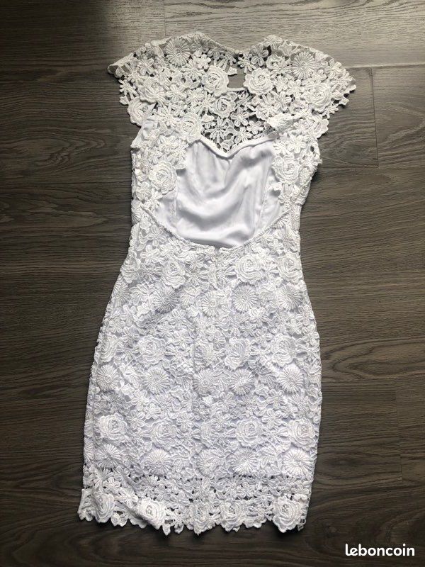 Robe Guess Cocktail Dos Découpé Jacquard Argent Métallisé Taille 0 - Neuve Sans étiquettes