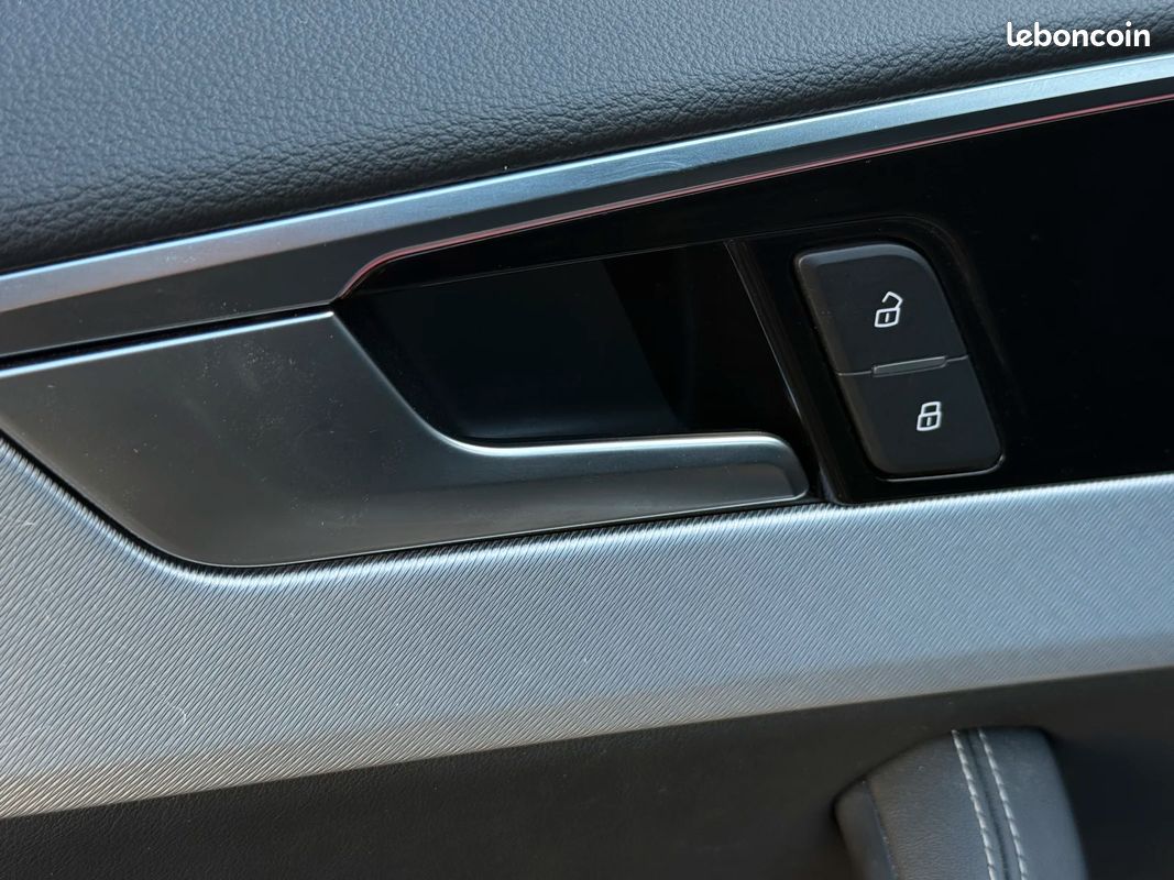 Audi A5 40 TDI quattro Avus Pack S-line / entretien Audi / Attelage électrique + toit ouvrant (image 13)