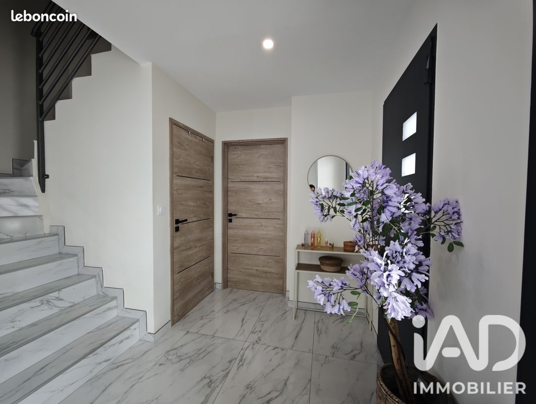 Maison 6 pièces 148 m² · à Neuilly-Crimolois · 148 m² · 499 000 €