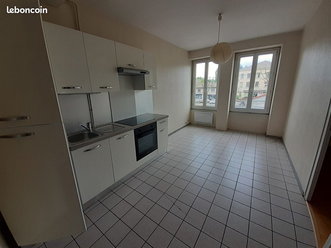 Appartement 2 pièces 43 m² · à Bas-en-Basset · 43 m² · 330 €