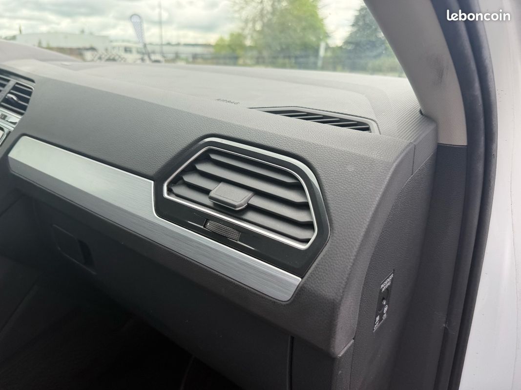 Volkswagen Tiguan volkswagen tiguan Comfortline Business Start-Stop DSG boite automatique gps tel radars etc... (image 26)