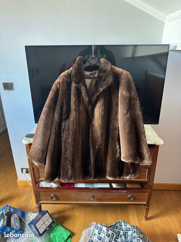 Manteau Vintage Années 60-70 En Mouton Doré Mérinos - Taille M, Manches Pagodes, Occasion Très Bon état