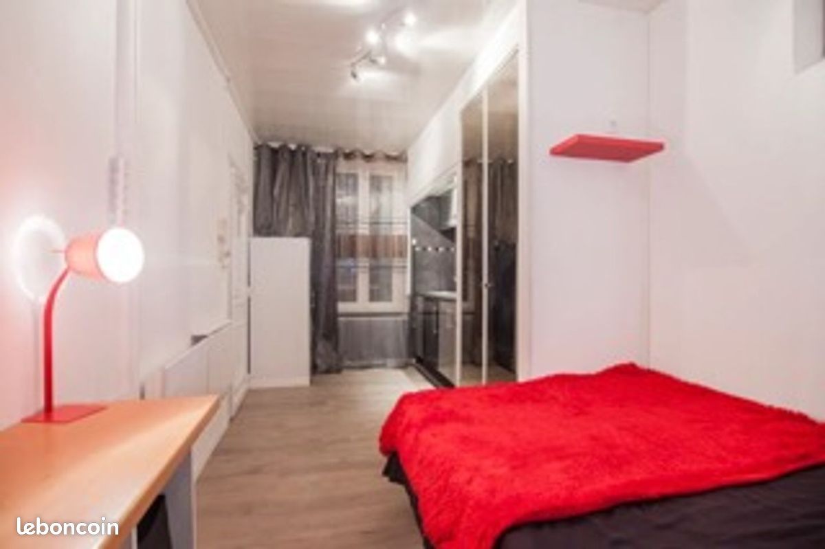 Appartement 1 pièce 15 m² · à Paris · 15 m² · 806 €/mois