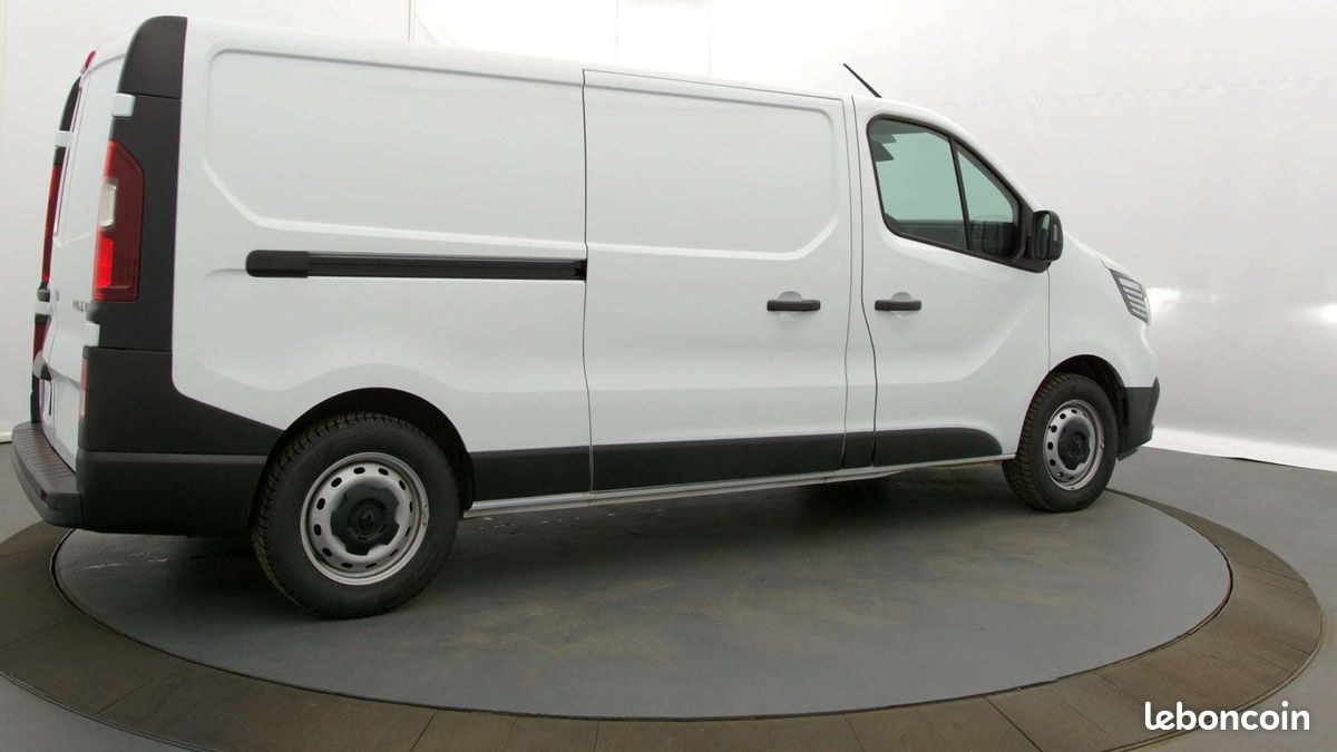 Renault trafic fgn l2h1 3000 kg blue dci 130 (image 9)