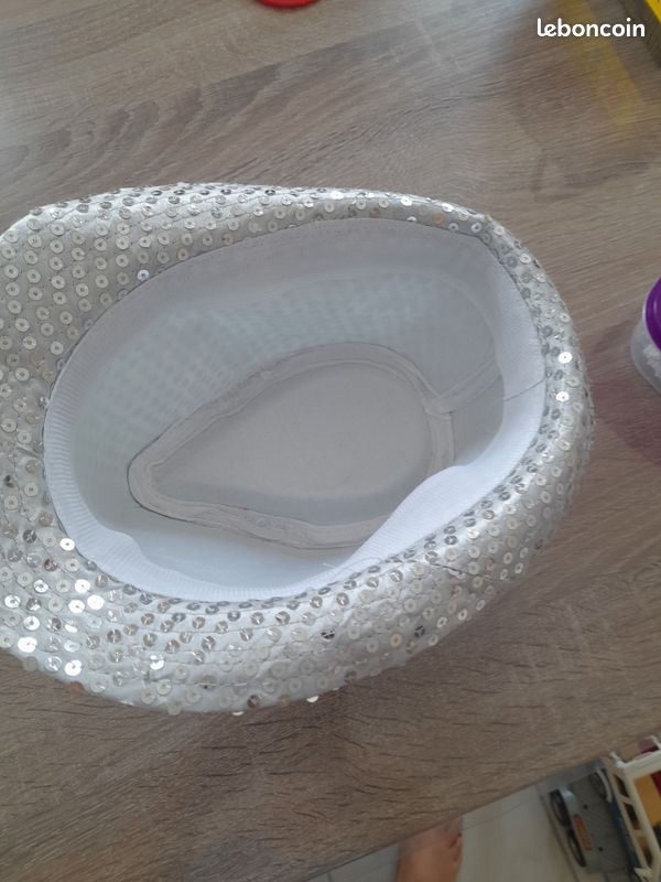 Chapeau pailleté argent (image 2)