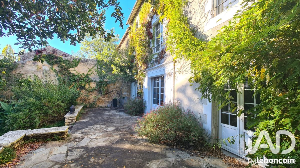 Maison 12 pièces 312 m² · à Vouillé · 312 m² · 291 500 €