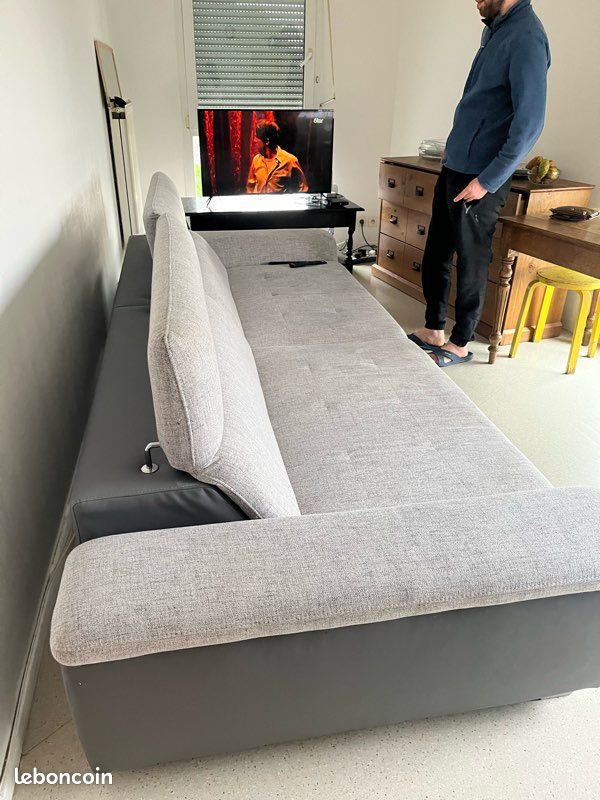 Vend canapé en très bonne état . 1m15 sur 2m30 (image 2)