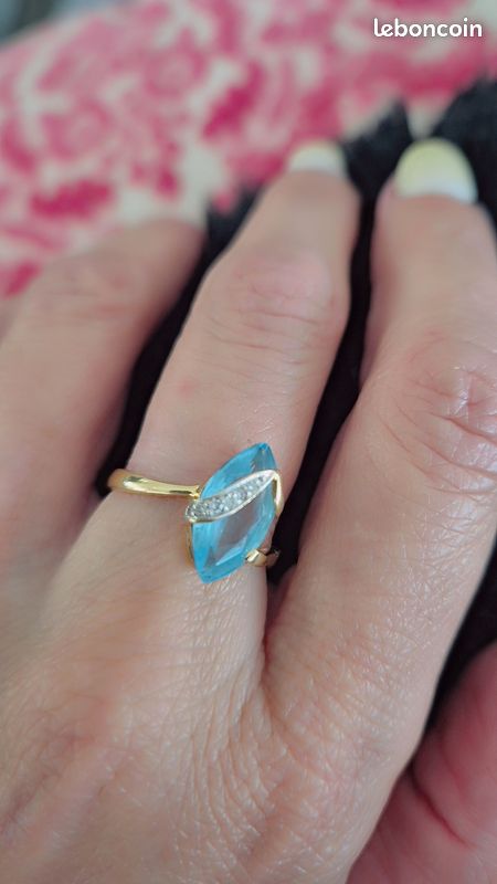 AIGUE MARINE 18 carats Montres Bijoux