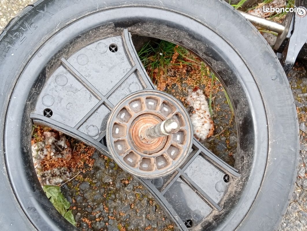 Roues poussette kiduku (image 1)