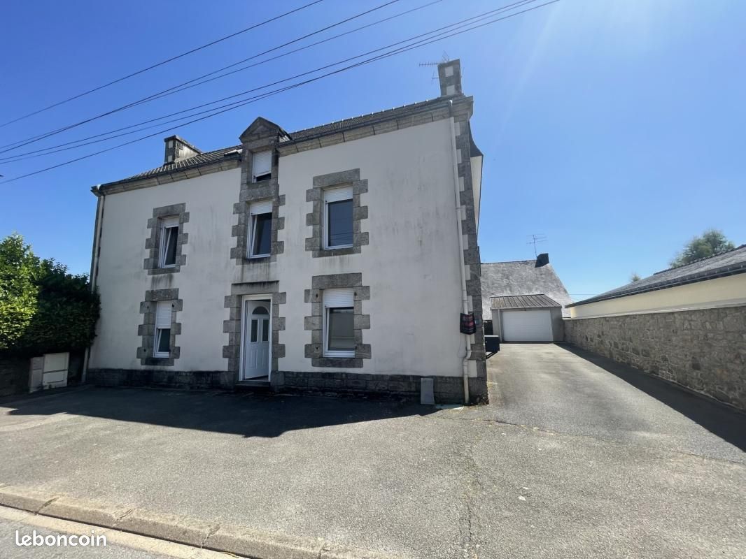 Immeuble 10 pièces 214 m² · à Bignan · 214 m² · 260 000 €