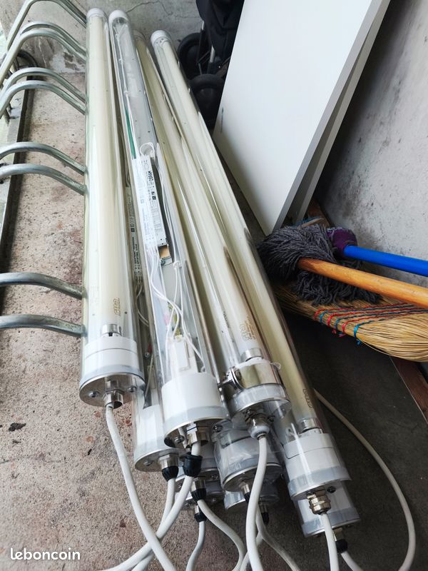 Lot de luminaires tubulaires IP67 Securlite (image 2)