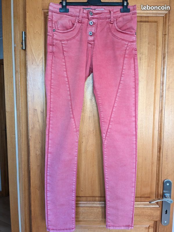 Jeans Please (image 1)