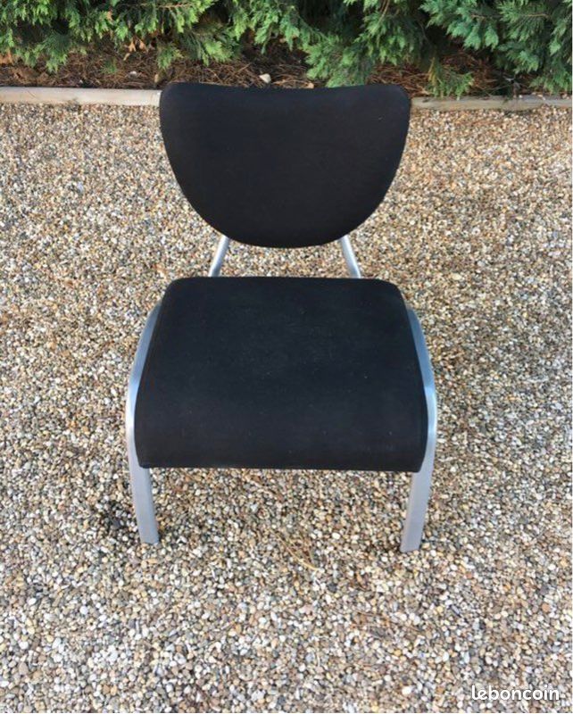 Petit siège noir, de bureau (image 1)