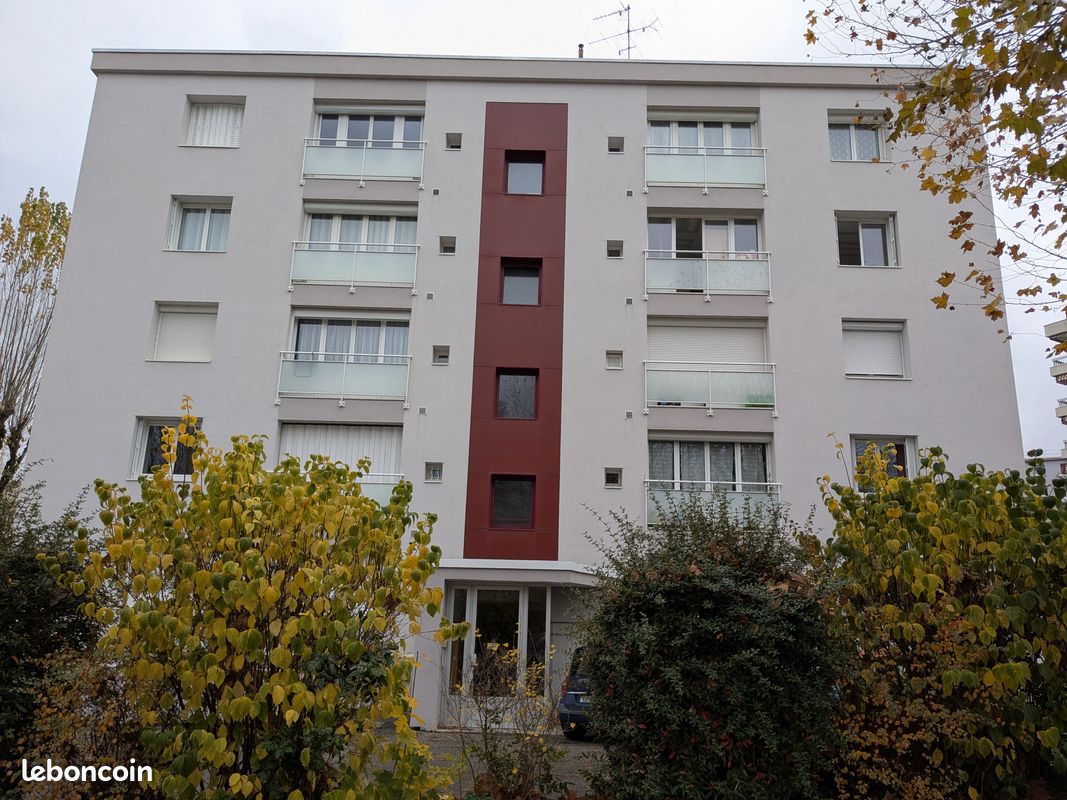 Appartement 3 pièces 59 m² · à Voiron · 59 m² · 125 000 €