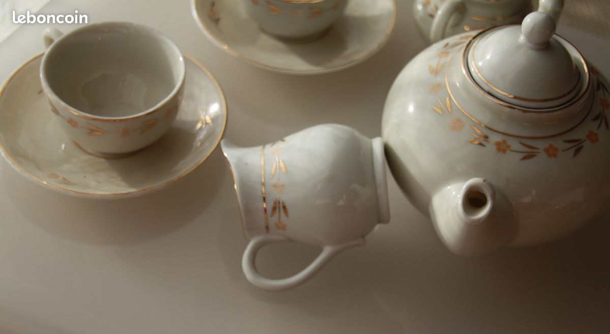 Ancien Service à Dînette En Faïence – Tasse, Café, Fleurs – Dans Sa Boîte Carton