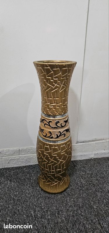Vase (image 1)