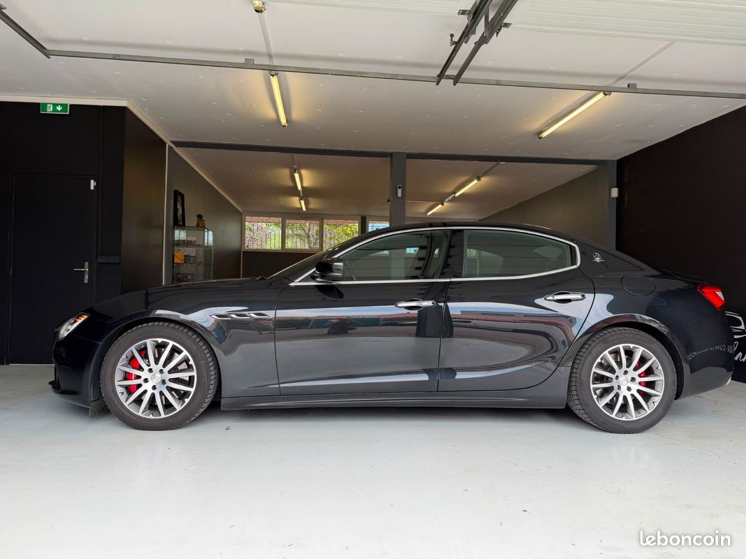 Maserati ghibli 3.0 v6 275 d a / entretien complet / set roue hiver / garantie 6 mois (image 4)