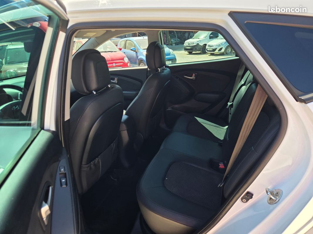 HYUNDAI ix35 1.7 CRDi 115 2WD Pack Confort (image 10)
