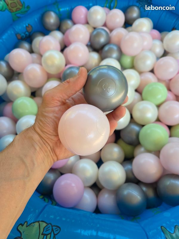 Lot de 217 boules plastique (image 2)