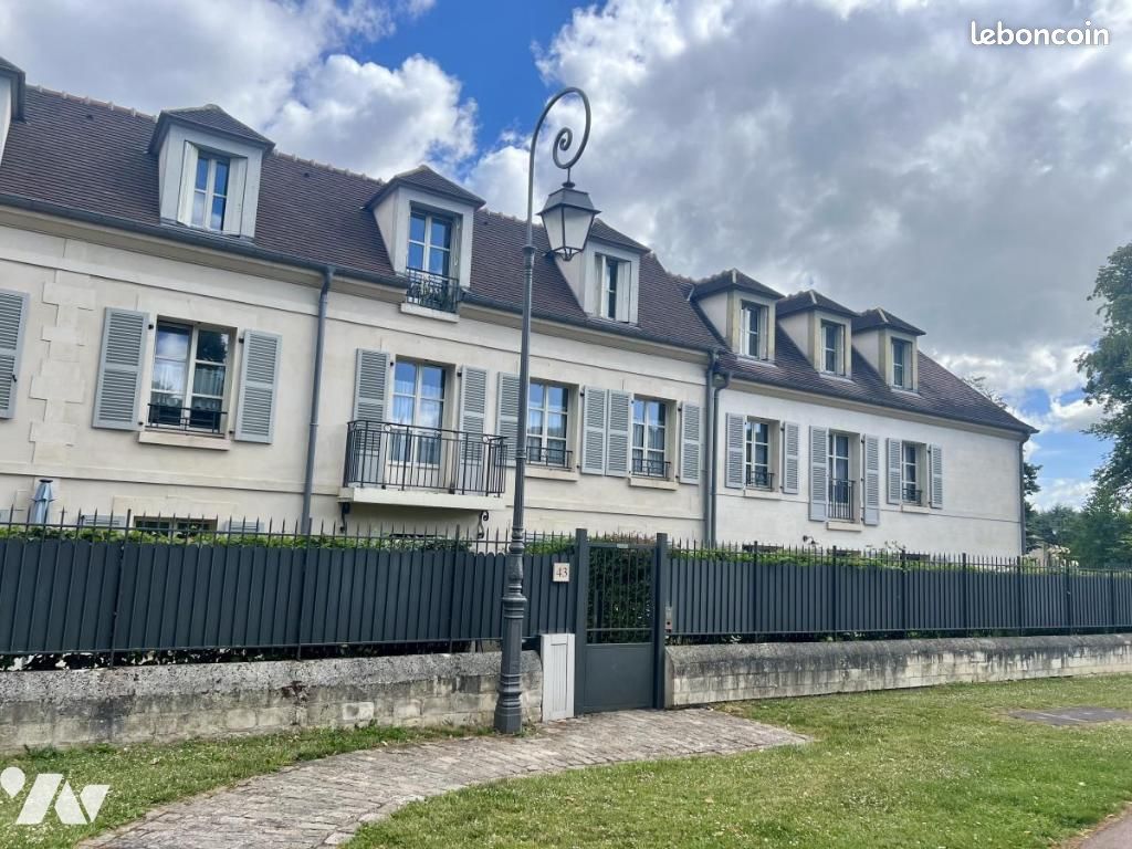 Garage SENLIS · 150 €/mois