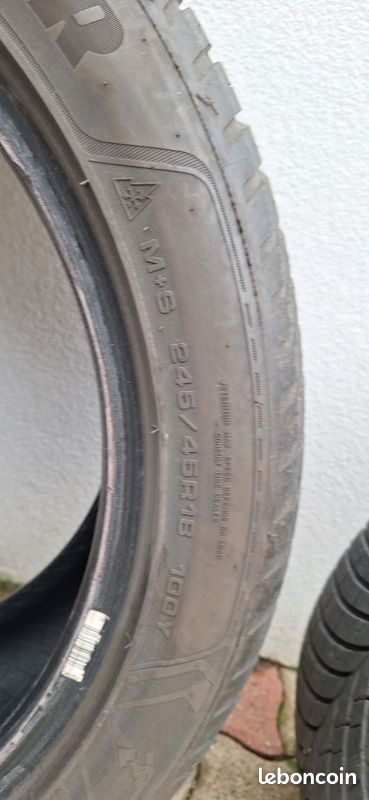 4 pneus GOOD YEAR 4 saisons 245/45 r18 (image 2)