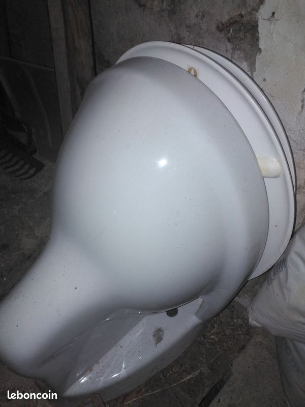 Pack wc cuvette WC suspendu bâti support geberit d'occasion pose et livraison possible prix sur demande (image 1)