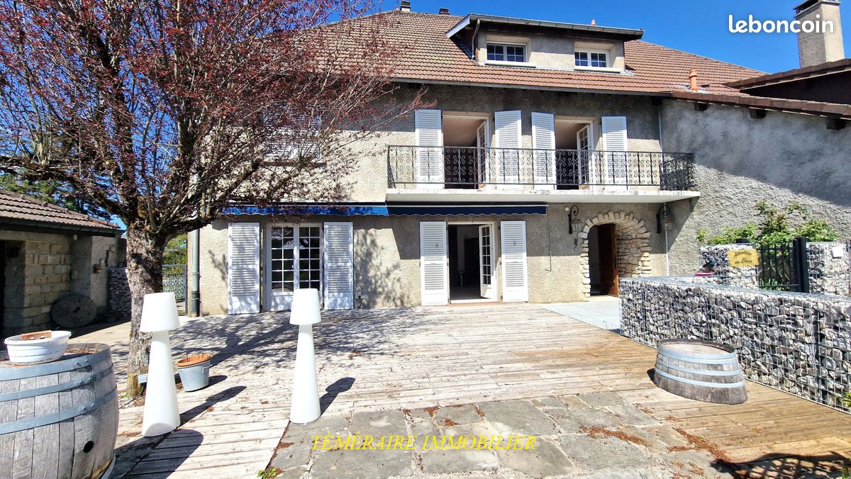 Appartement 6 pièces 225 m² · à Champagnole · 225 m² · 345 000 €