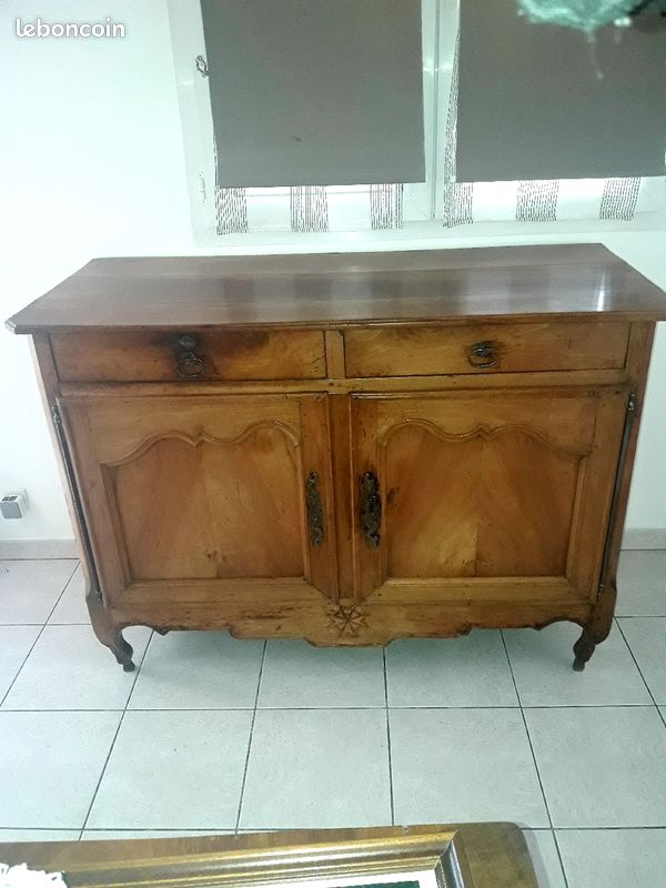 Buffet bas ancien du Poitou en chêne massif (image 1)
